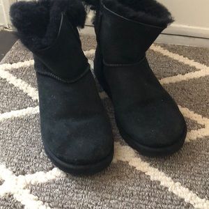 Ugg Bailey short bow boot